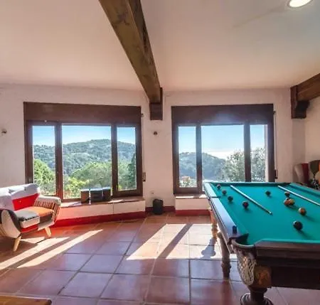Sleeps 12 With Pool Lloret de Mar