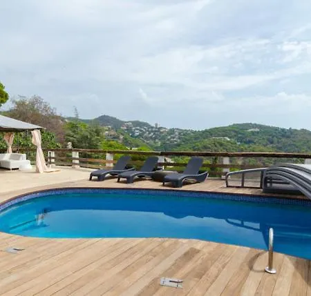 Sleeps 12 With Pool Lloret de Mar