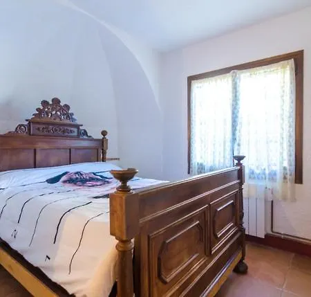 Sleeps 12 With Pool * يوريت دي مار