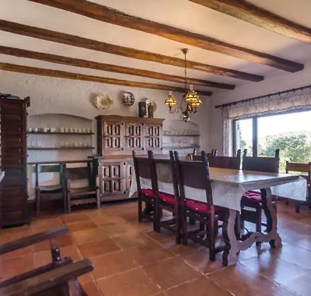 Sleeps 12 With Pool Villa
