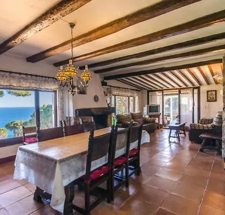 Sleeps 12 With Pool