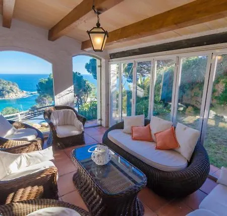 Sleeps 12 With Pool
